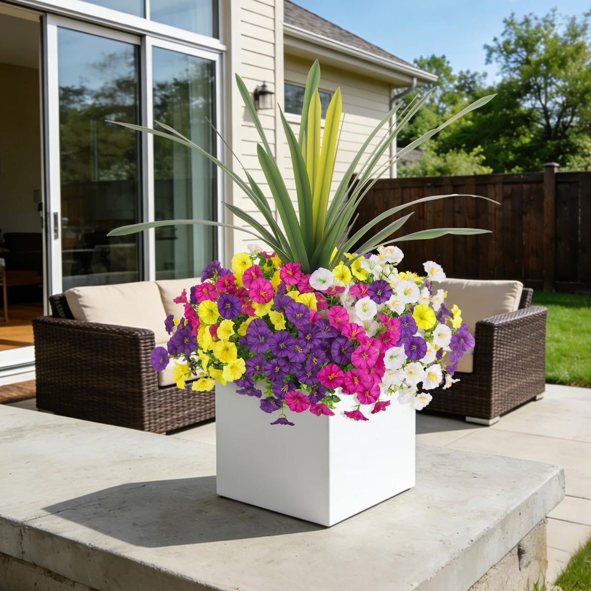 INXUGAO porch and patio setup with color-mixed artificial blooms.