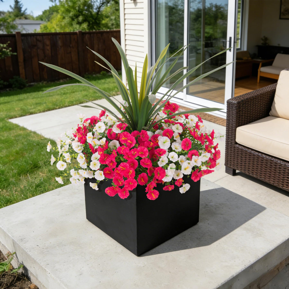 INXUGAO porch display adds maintenance-free charm to entrances.