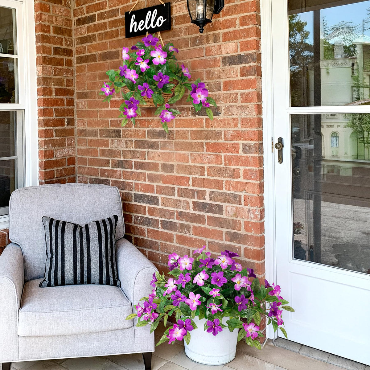INXUGAO weatherproof faux flowers endure seasonal changes with easy upkeep.