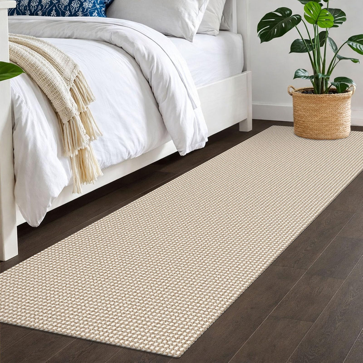 IOHOUZE rug sizing note helps prevent snagging on doors.