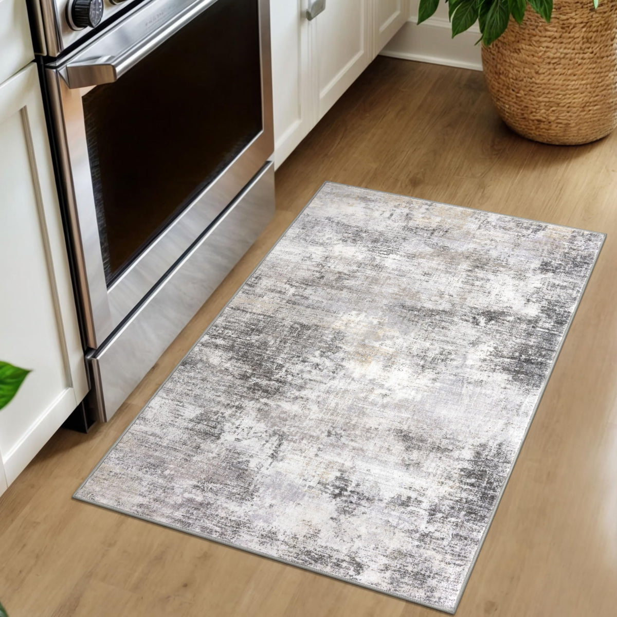 IOHOUZE small abstract rug 2x3 modern abstract print enhances foyers.