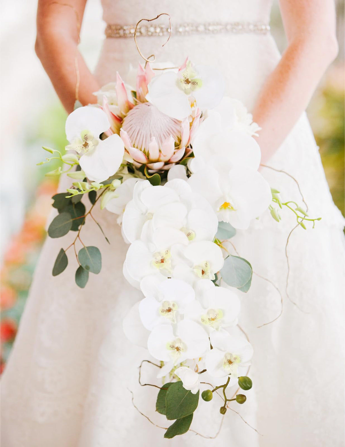 IPOPU Orchid car decoration creates a dreamy romantic look.