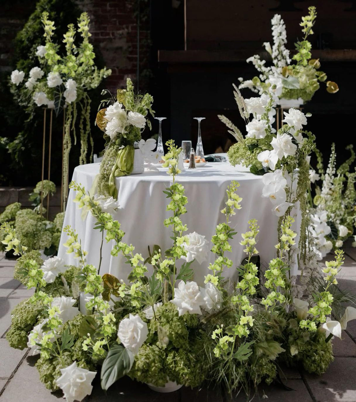 IPOPU table decor with vibrant delphinium for stylish home styling.