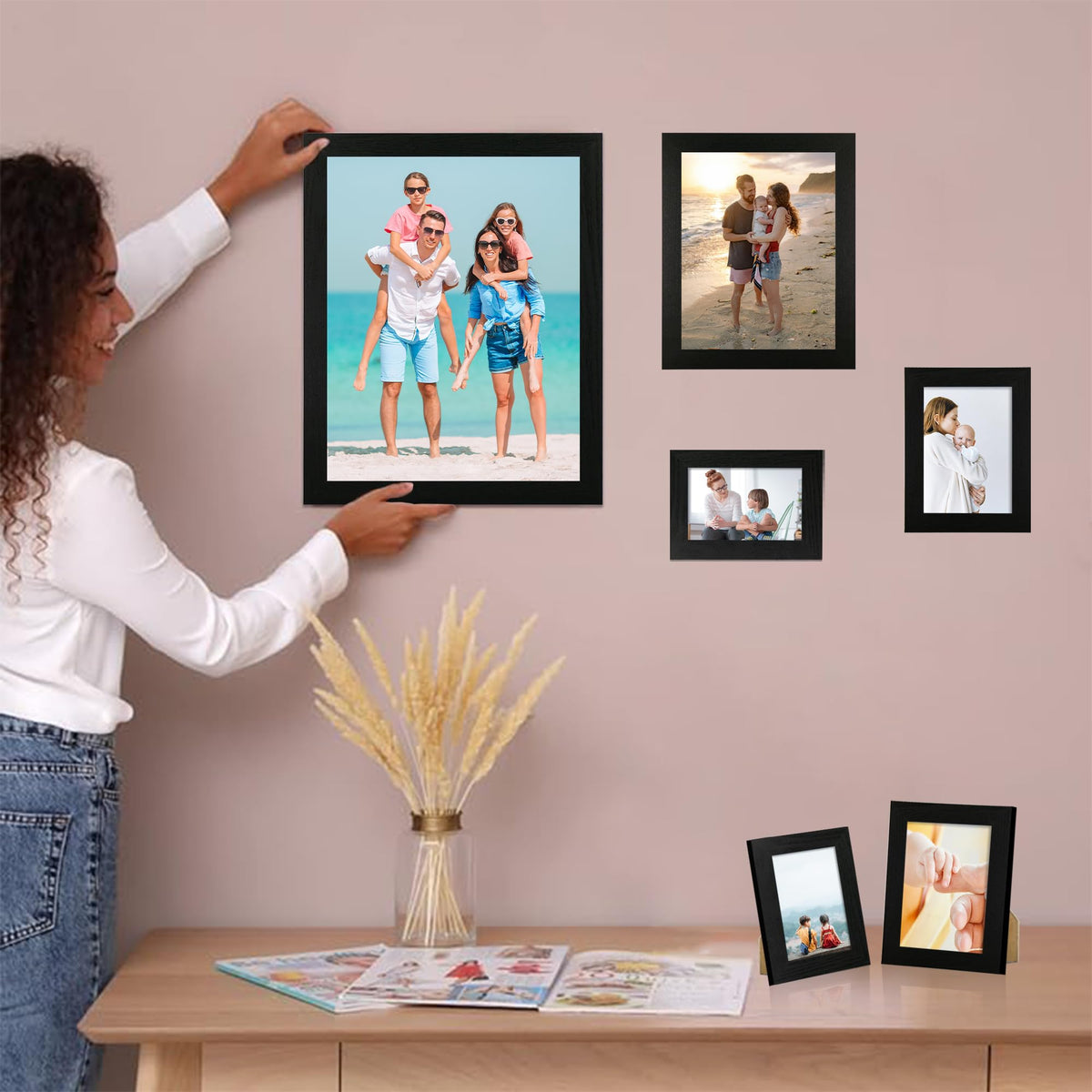 iRahmen 8x10 frame back view highlights easy secure fasteners for quick photo changes.