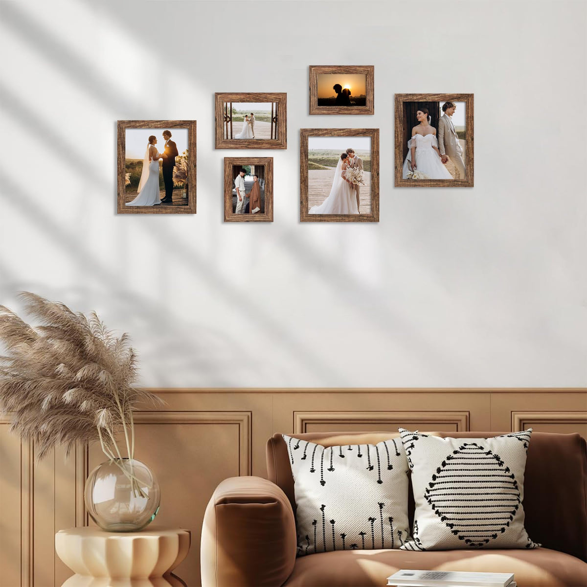iRahmen high-definition glass provides clear viewing and dust protection for photos.