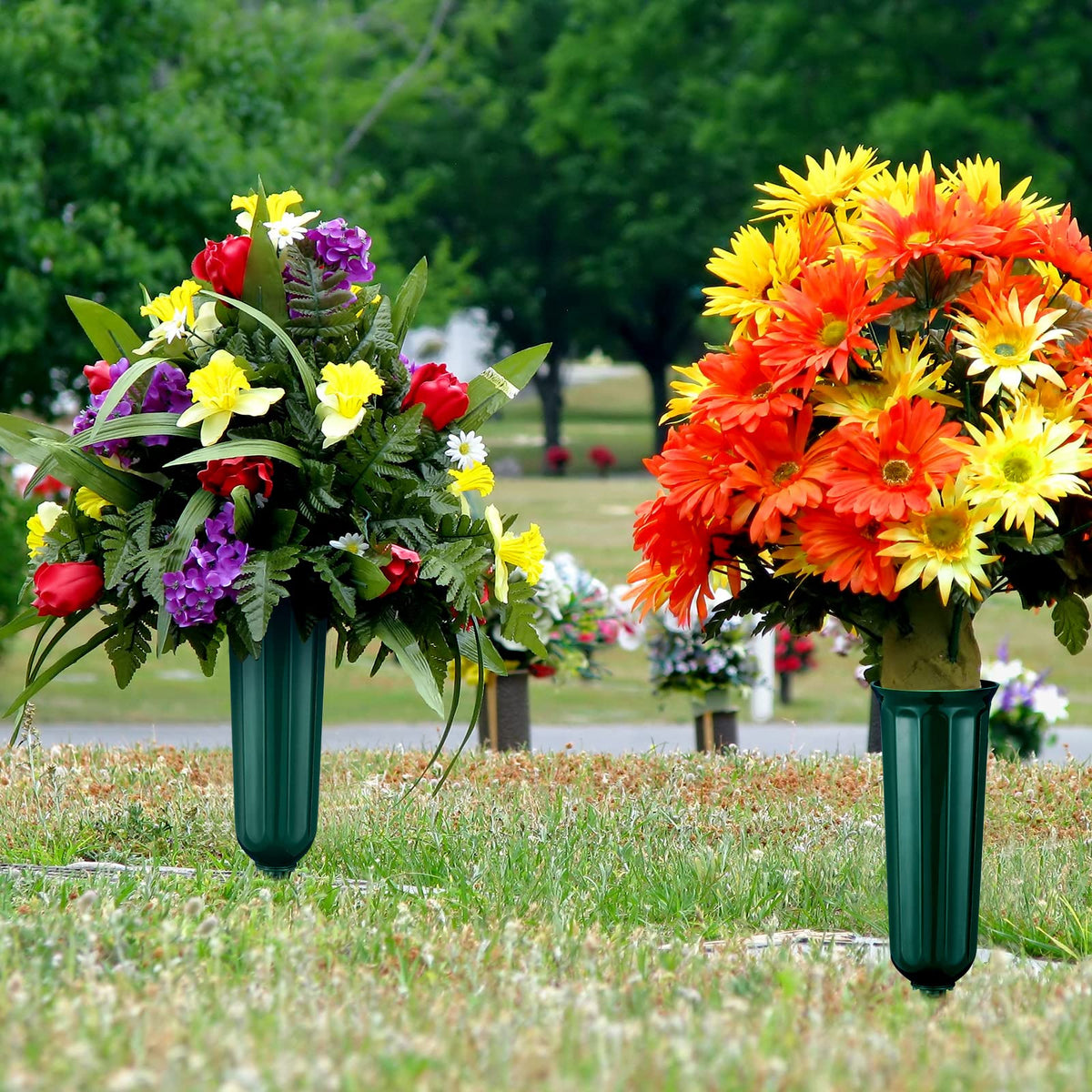 Irenare cemetery vases enable flexible flowers arrangement at the grave.