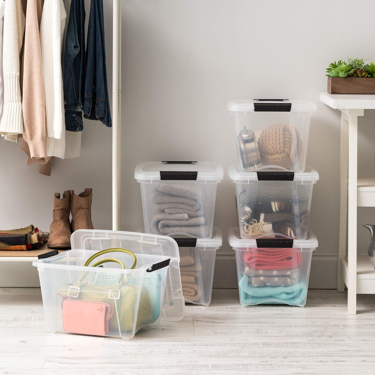 IRIS USA pull handle and buckles simplify removal from high shelves.