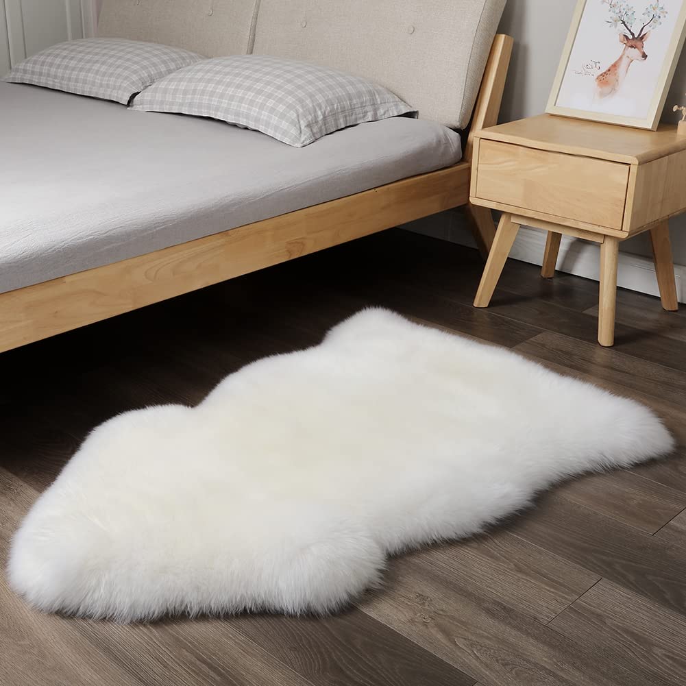 IRIWOOL natural materials, breathable and cozy area rug suitable for bedrooms.