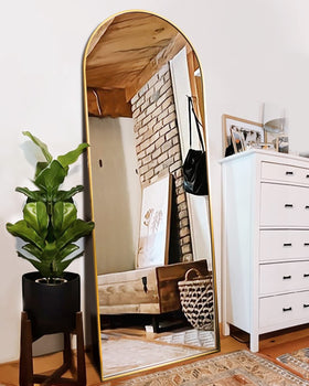 ITSRG arched gold full-length mirror with stand offers convenient outfit checks.