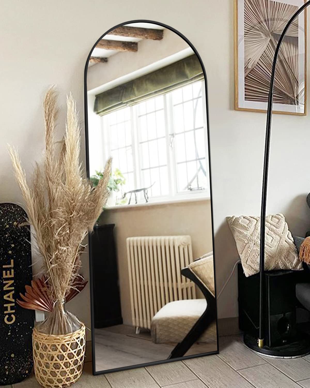 ITSRG full-length mirror with stand in black offers versatile placement and easy setup.