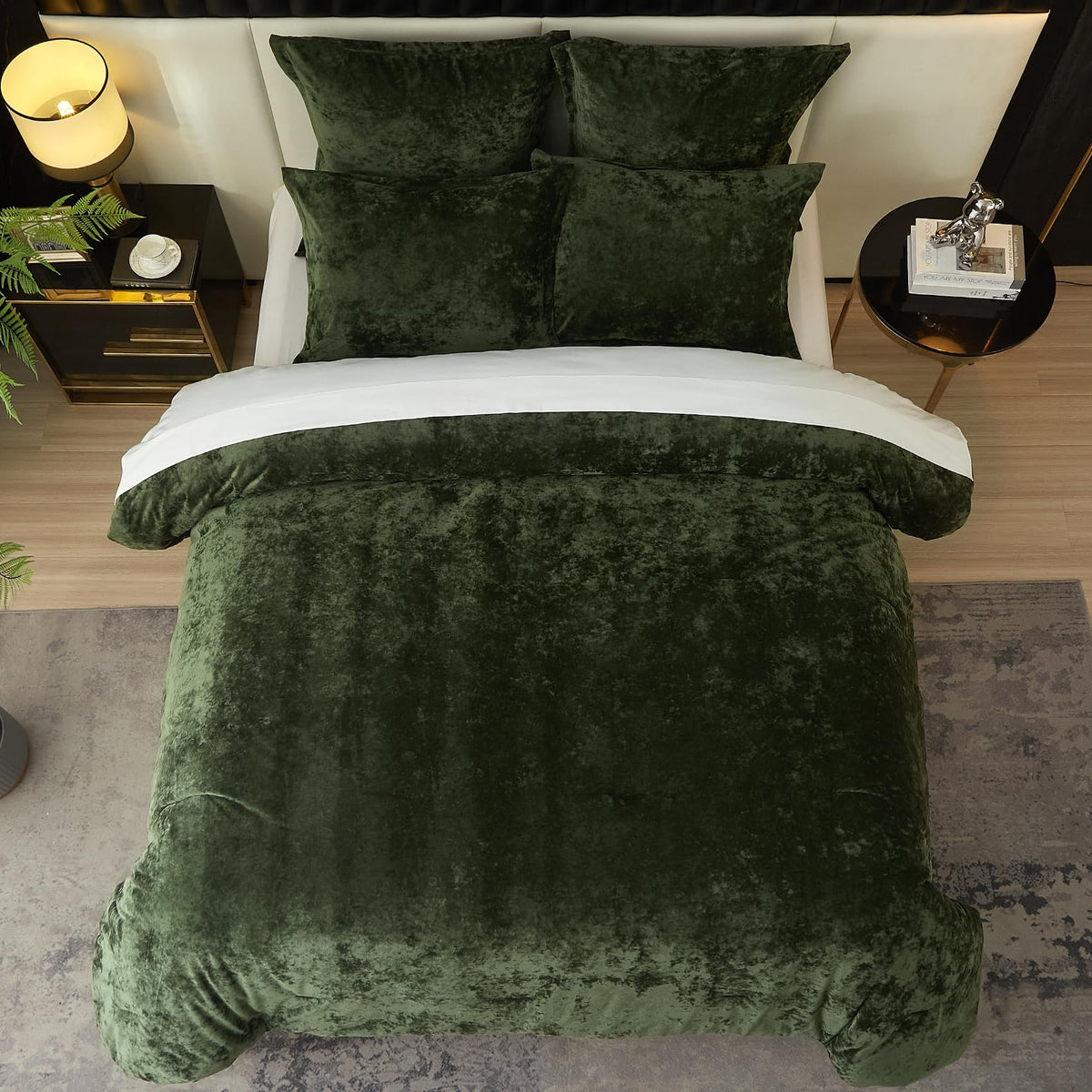 Ivellow machine-washable velvet comforter offers easy care and color retention.