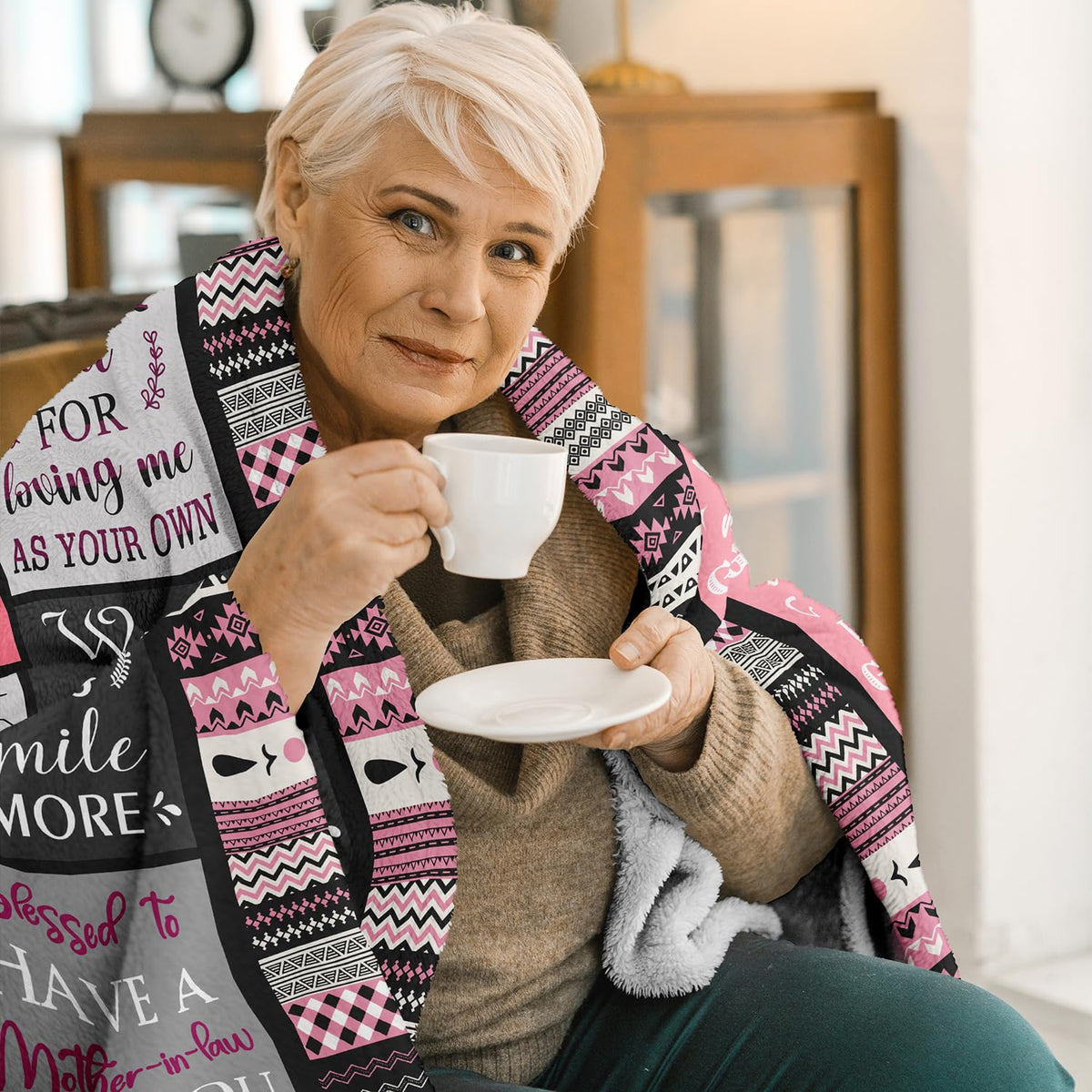 Ivivis soft flannel blanket, warm hug for sofa and bed.