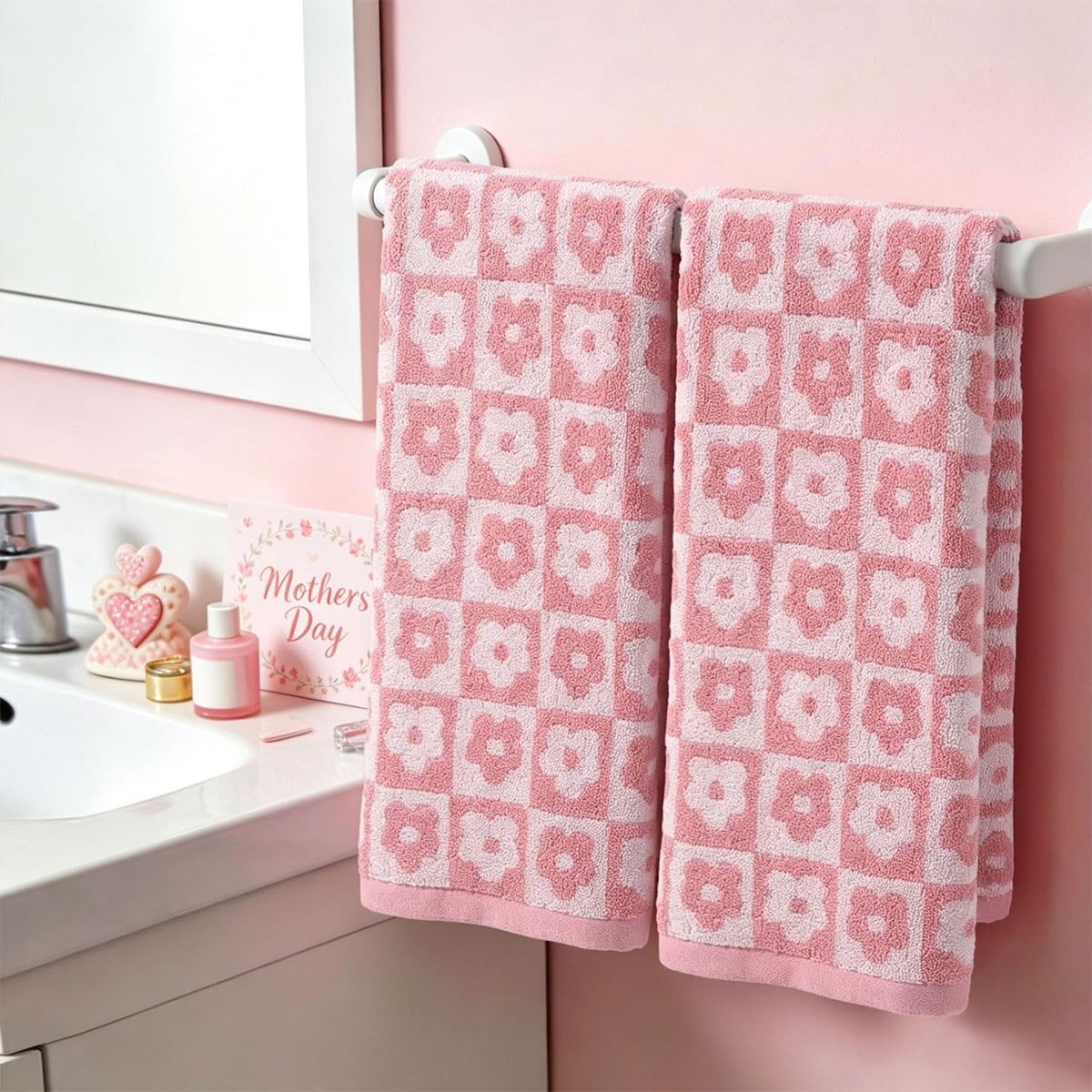Jacquotha quick-dry cotton texture close-up showing soft absorbent towels.