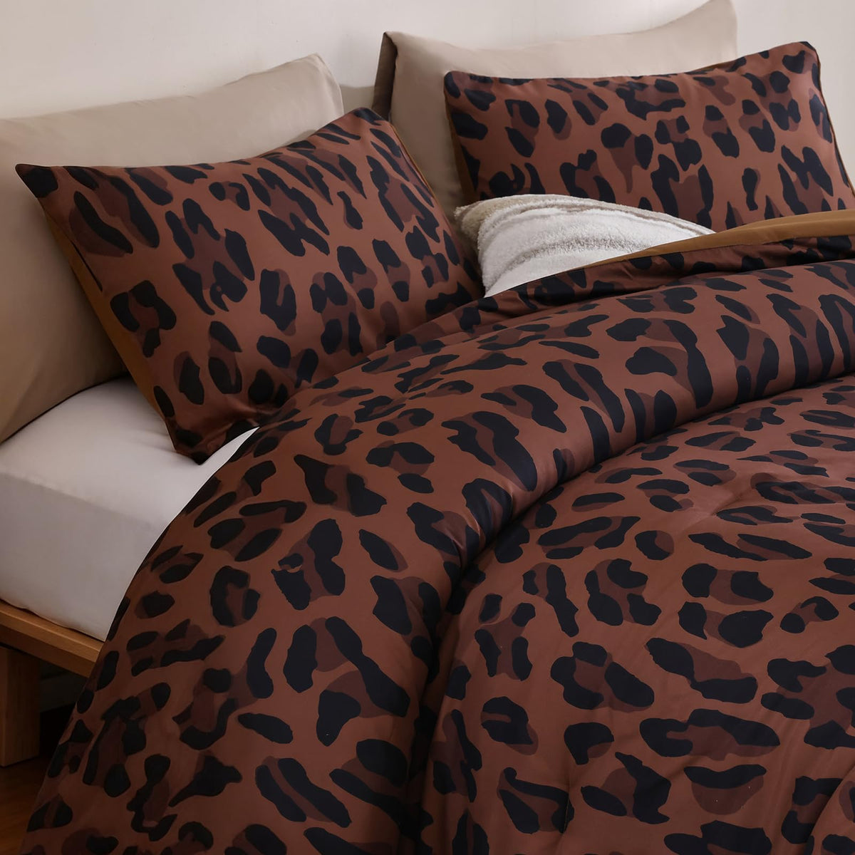 JANZAA durable finish remains wrinkle-free after washing