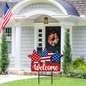 JarThenaAMCS American flag color stake adds festive lawn flair.