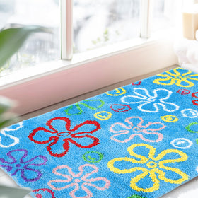 JarThenaAMCS tufted bath rug with bubbles is absorbent and soft underfoot