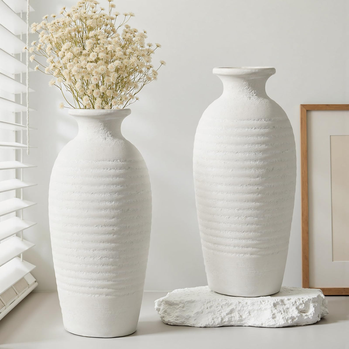 Jaxoriel 14.4-inch tall vase enhances mantels and large tabletop setups.
