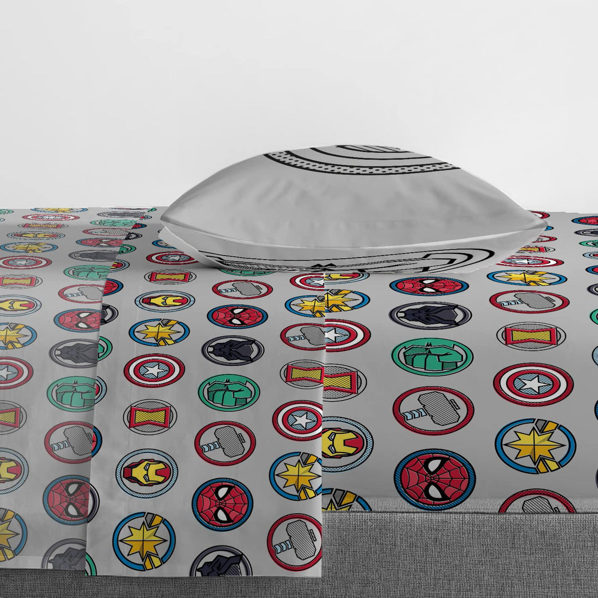 Jay Franco Avengers Pop twin pillowcase adds superhero charm and ease.