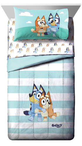 Jay Franco Bluey & Bingo fitted sheet on toddler bed, snug fit.