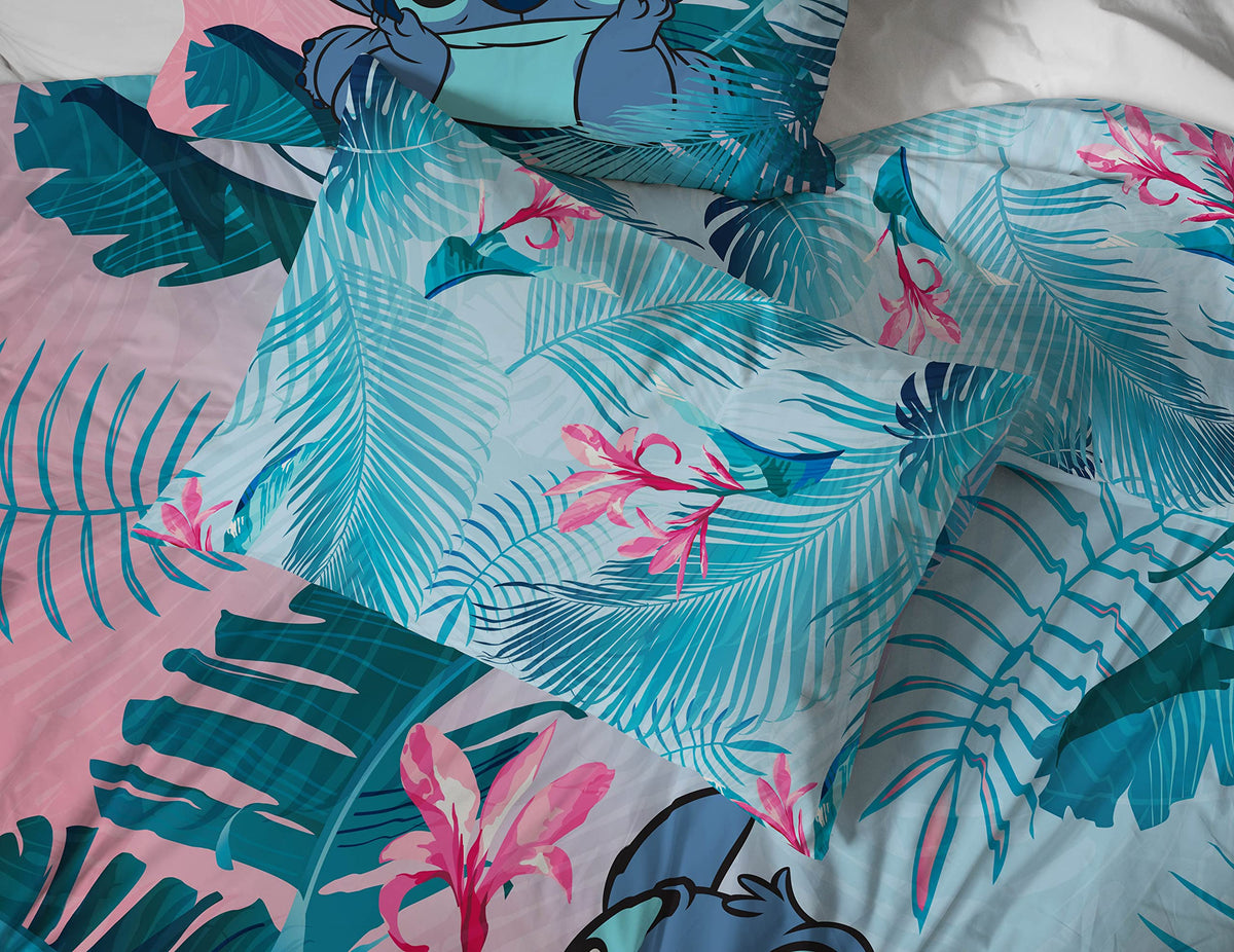 Jay Franco 7-piece set includes comforter, pillowcases, shams, and sheets.