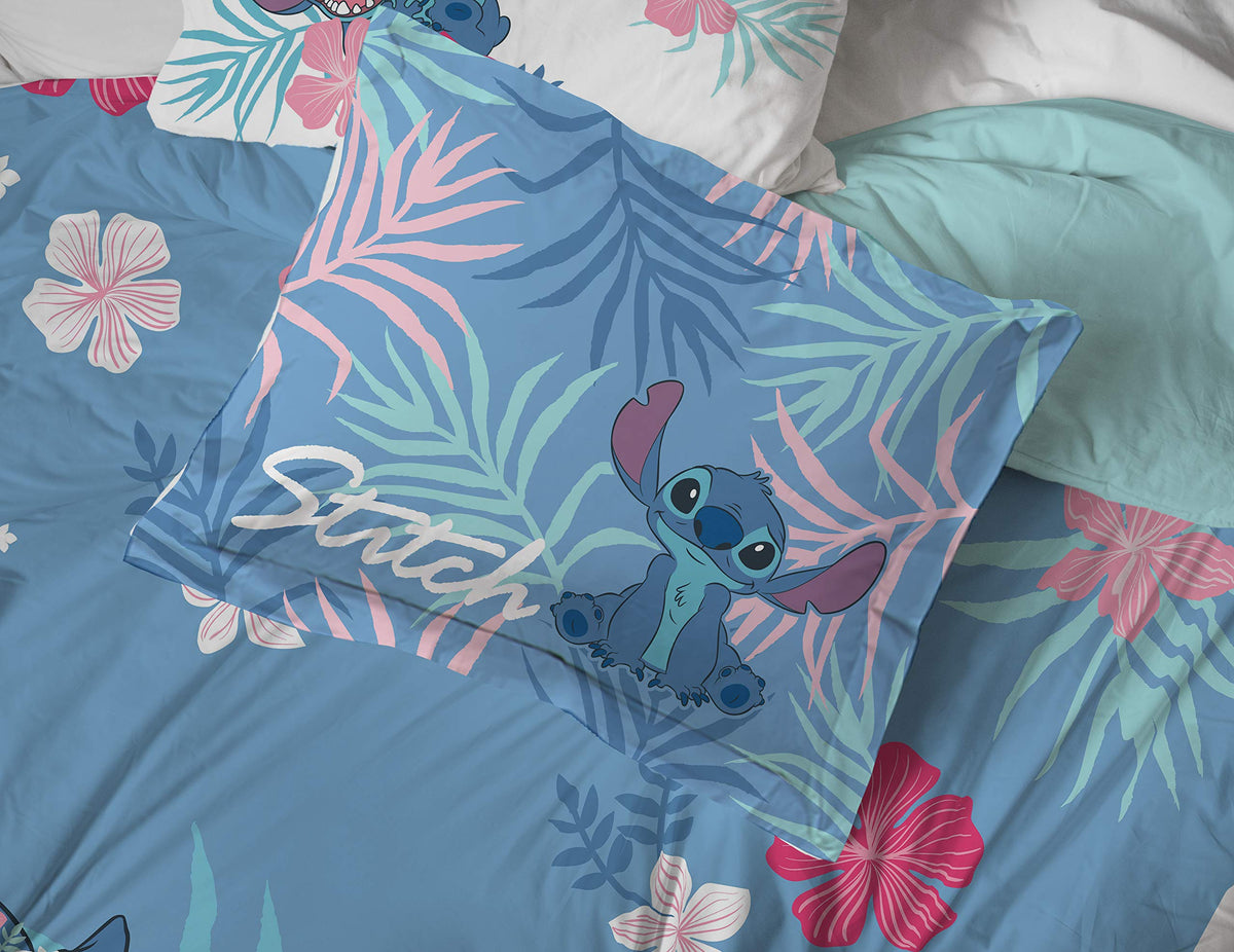 Jay Franco Lilo & Stitch packaging highlights easy care and travel-friendly design