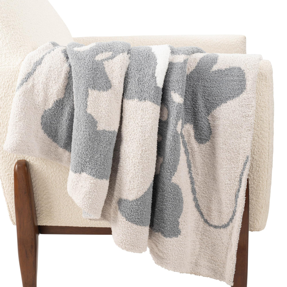Jay Franco gray stars Mickey and Minnie design adds playful charm to any room.