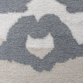 Jay Franco lightweight yet warm throw for couch, bed, or travel.