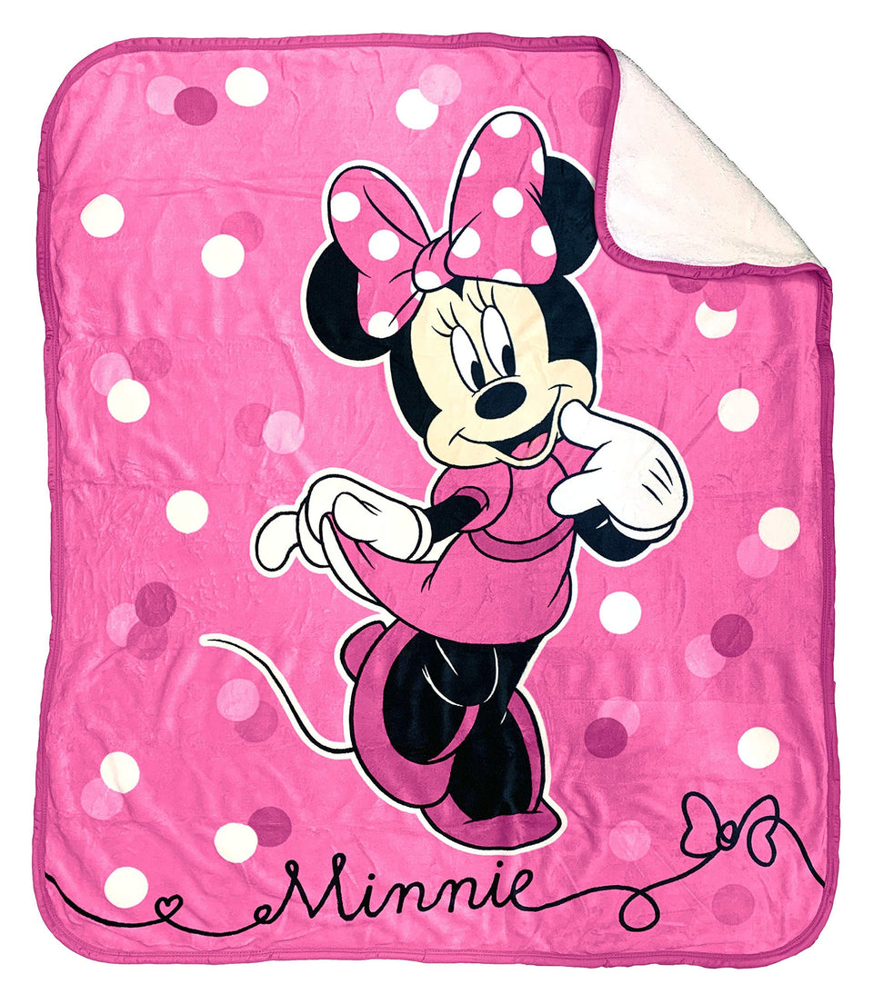 Jay Franco Minnie Mouse Sherpa Throw front view, plush warmth for cozy kids' nights.
