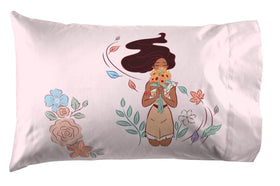 Jay Franco Disney Princess pillowcase complements bedtime decor