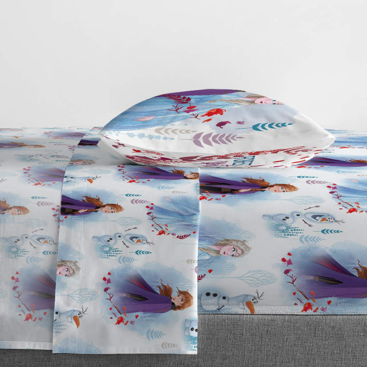 Deep-pocket fitted sheet in the Jay Franco Frozen twin set fits mattresses securely.