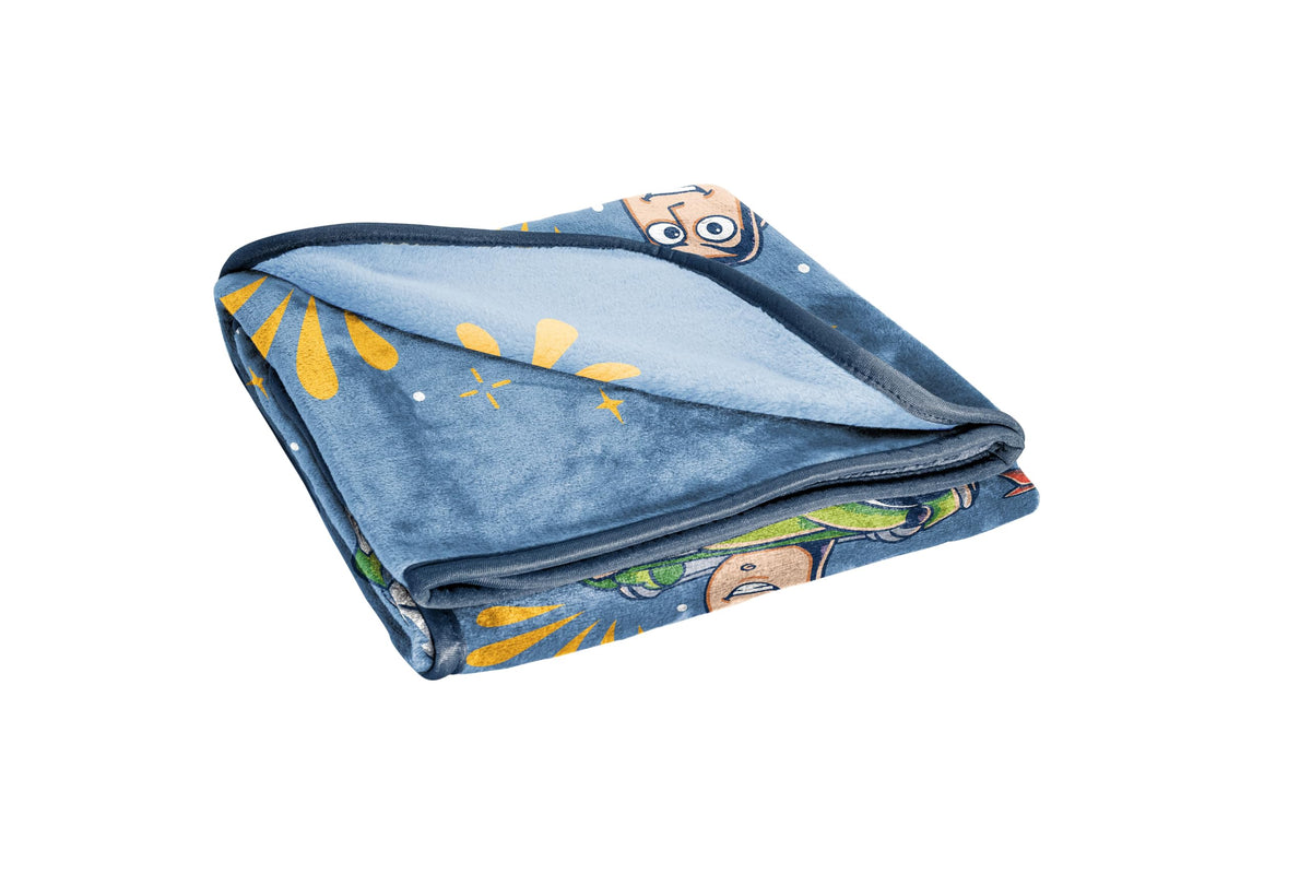 Jay Franco easy-care machine washable throw stays vibrant after washing.