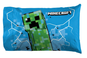 Jay Franco Minecraft Creeper 3-piece twin set showcases the Creeper design