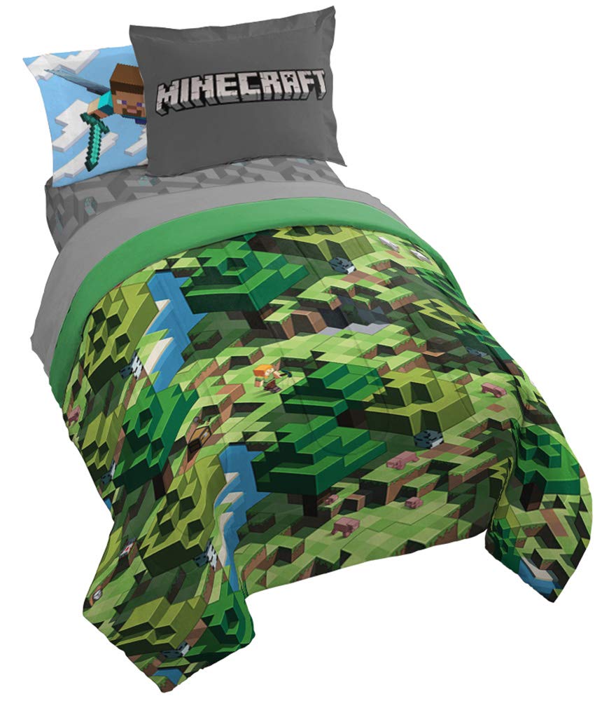 Jay Franco Minecraft Daytime comforter featuring Alex and Steve for cozy, colorful nights.