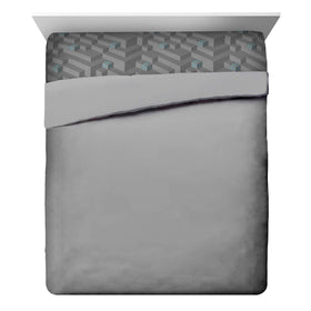 Jay Franco Minecraft Daytime flat sheet highlights generous size for easy layering.