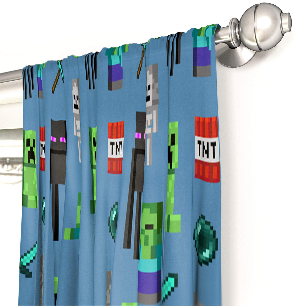 Jay Franco Minecraft drapes 84-inch length in a bright blue setup.