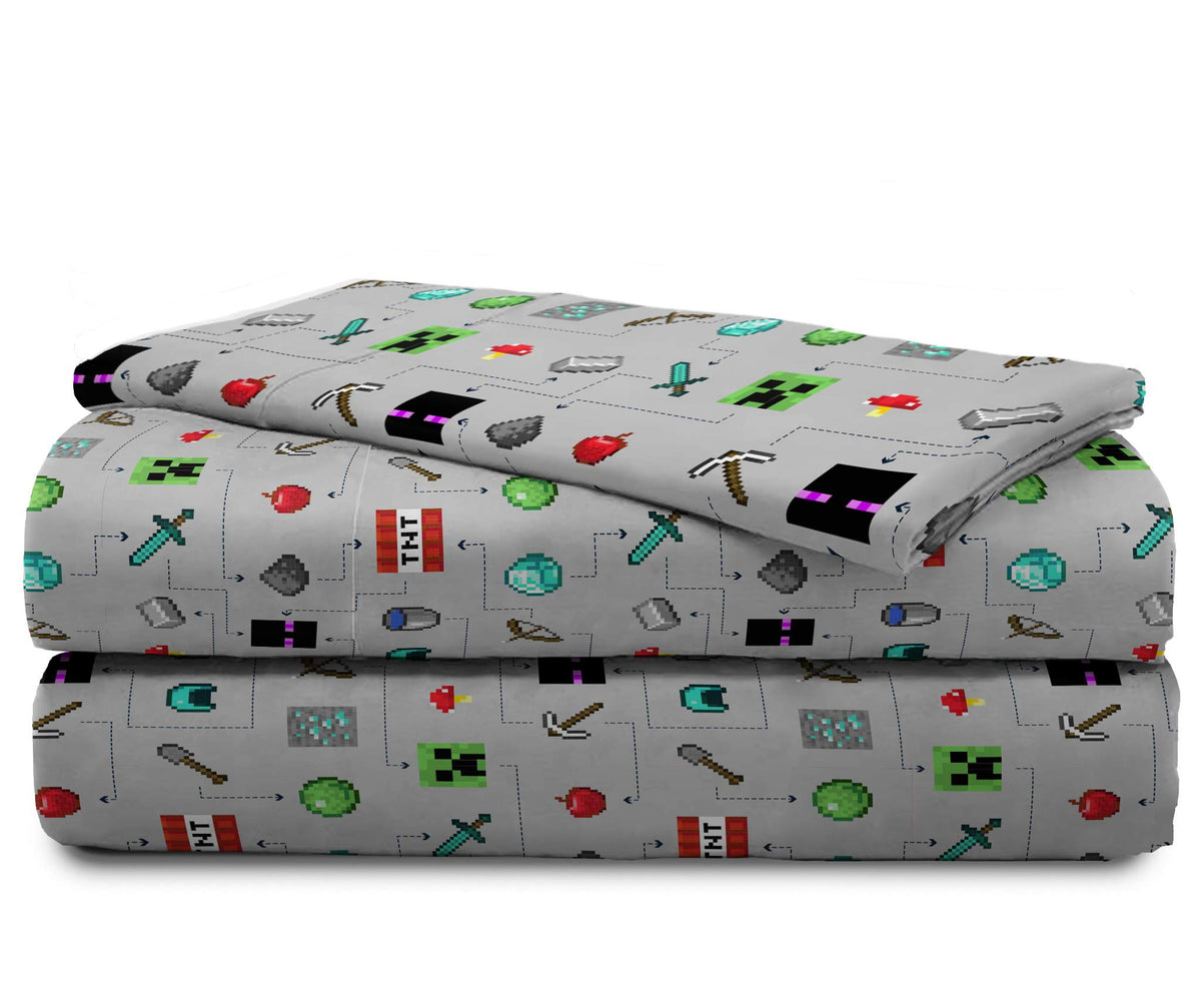Jay Franco Minecraft-themed bedding enhances kids' room decor and playfulness.