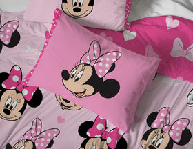 Jay Franco Minnie Mouse microfiber fabric feels ultra-soft and durable.