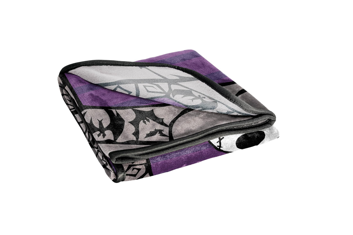 Jay Franco lightweight throw stays breathable during long movie binges.