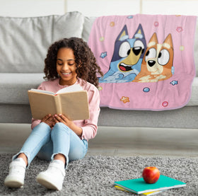 Jay Franco soft microfiber blanket texture enhances warmth without heaviness.