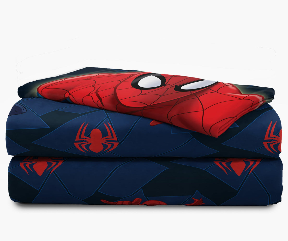 Jay Franco Spiderman bedroom decor shot showcases vibrant colors matching kids bedding
