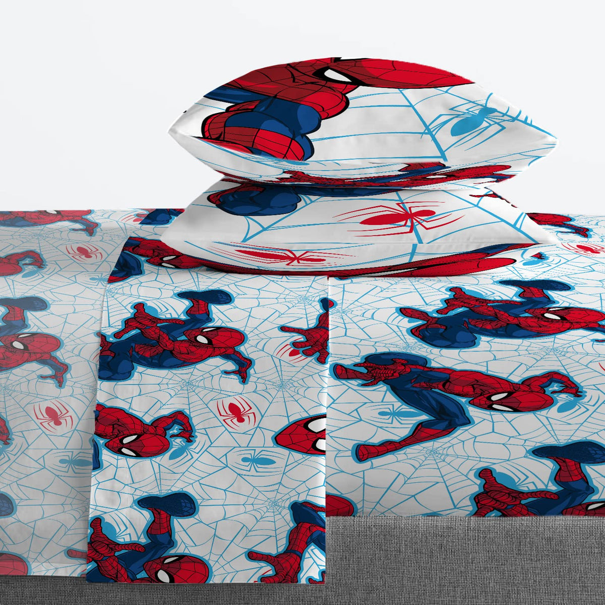 Jay Franco Spiderman flat sheet 90x102 displayed with coordinated bedding.