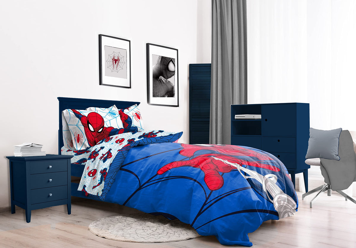 Jay Franco Spiderman bed set packaging ready for gifting.
