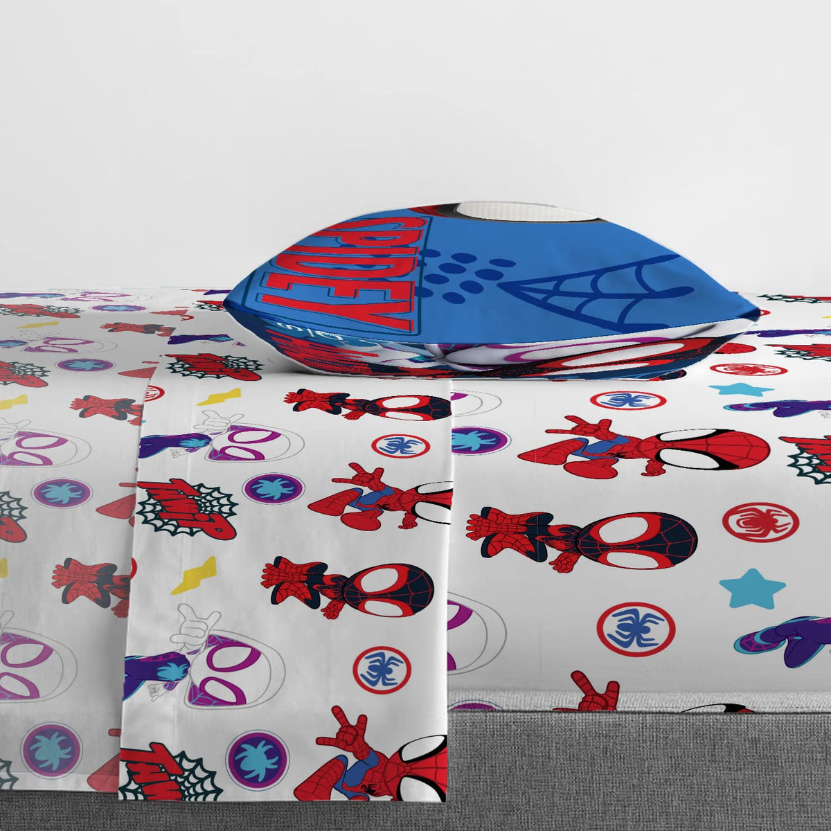 Jay Franco Spiderman pillowcase adds heroic flair to naps