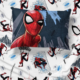 Jay Franco Spiderman ultra-soft microfiber provides breathable comfort year-round.