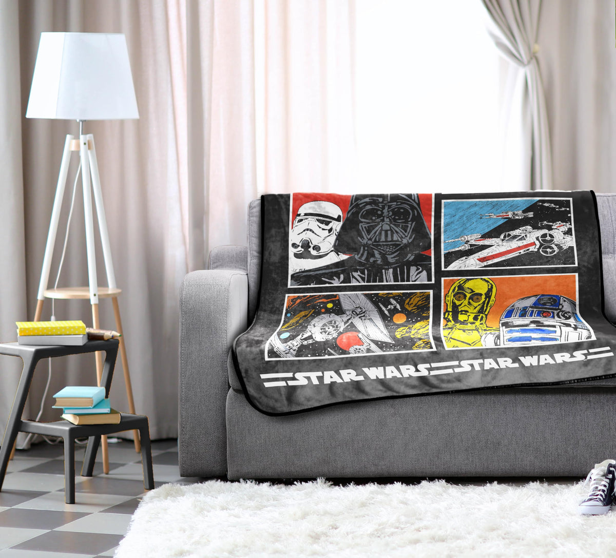 Jay Franco Star Wars plush blanket, soft fabric and easy roll-up for storage.