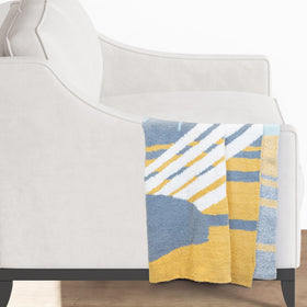 Jay Franco Star Wars throw is machine washable for easy care.