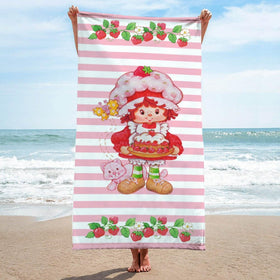 Jay Franco Strawberry Shortcake towel ideal for bath, poolside fun