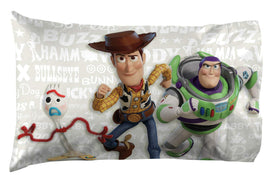 Jay Franco Toy Story 4 design showcases Woody, Buzz, and friends for magical nights.