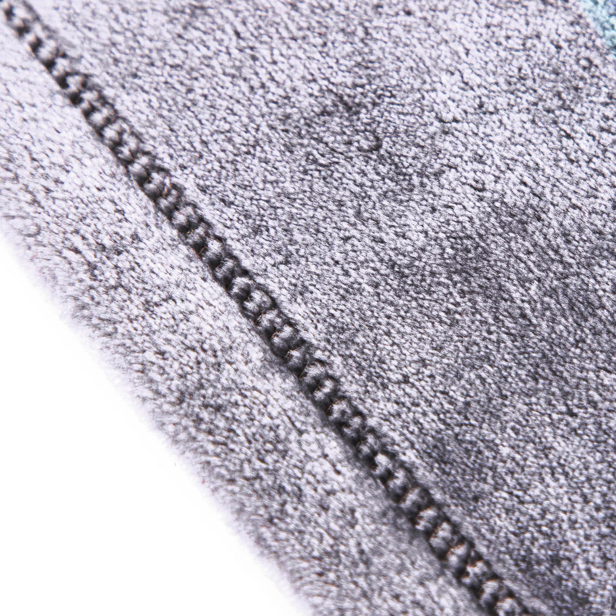 Jay Franco ultra-soft microfiber fleece blanket delivers lightweight warmth.