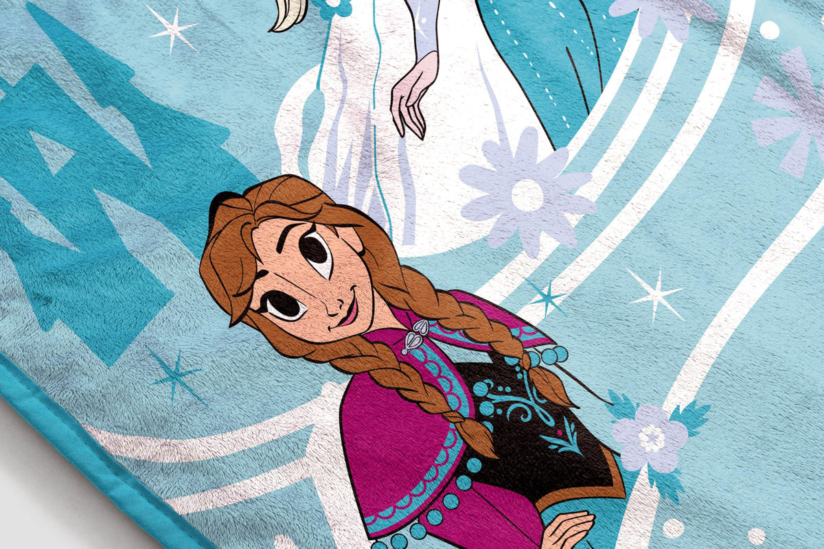 Gift-ready Jay Franco Frozen blanket enhances bedrooms and play spaces.